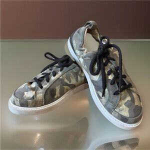Hush Puppies Gold & Olive Camouflage Low-Top Sneakers